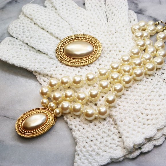 Vintage Carolee 3-Strand 9mm Pearl Bracelet - Picture 8 of 15